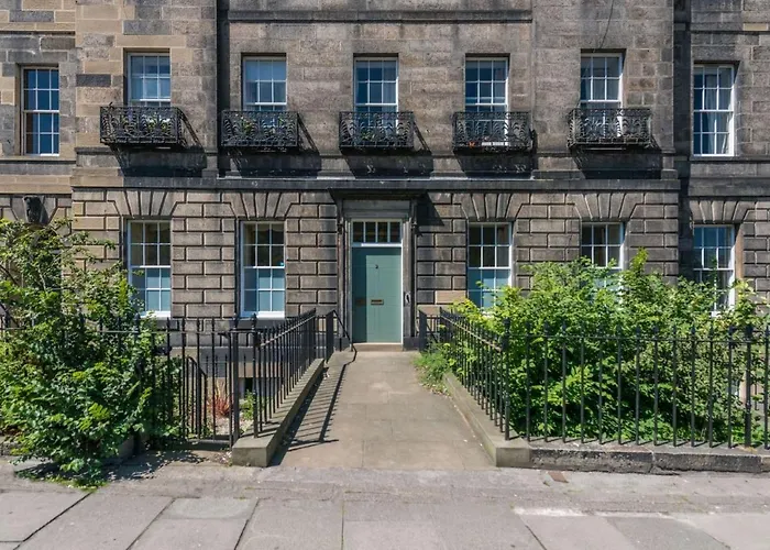 Gayfield Place